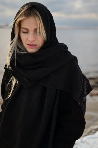 Wool scarf Black VI