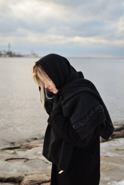 Wool scarf Black VI